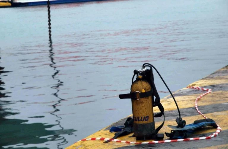Συναγερμός στη Μυτιλήνη: Πτώμα άγνωστου άνδρα στο λιμάνι